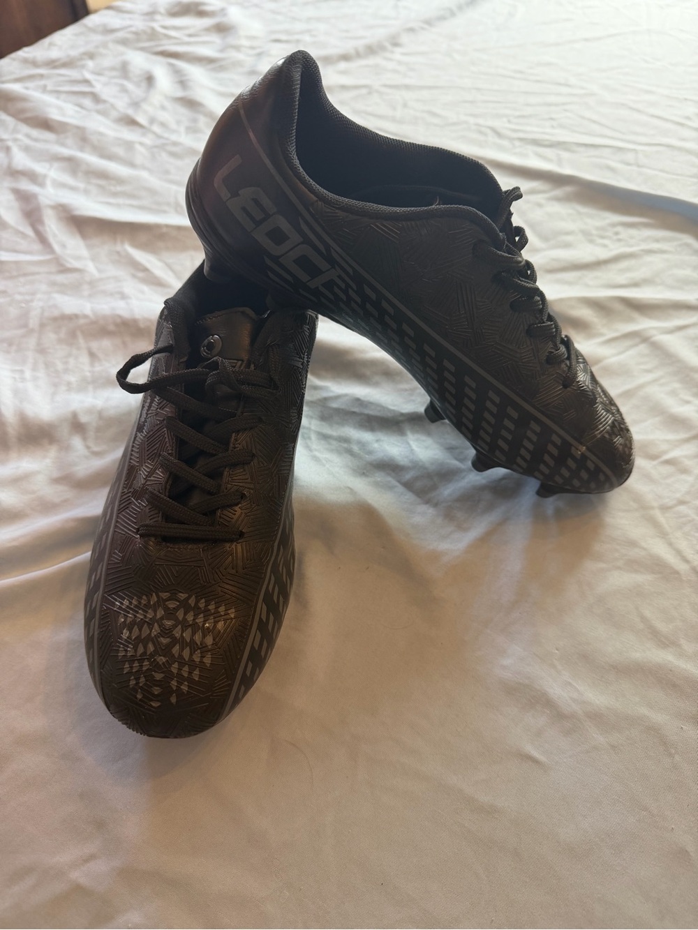 Edge Kids Black Patterned Soccer Cleats